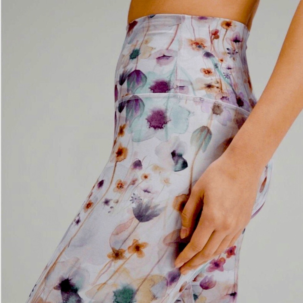 lululemon athletica align high rise 25” Multicolor Floral pant